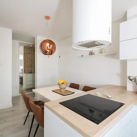 아파트 Two Bedroom Near Lidl 자다르